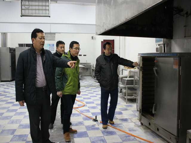 市八中开展新学期校园安全大检查