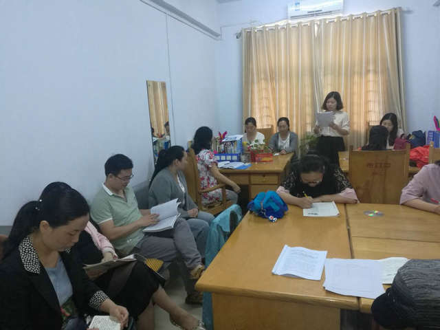 市八中政治教研组学习《宪法修正案》