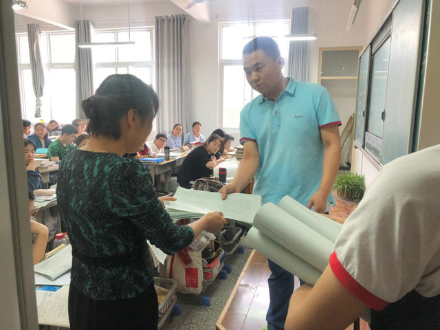 市八中及时发放教育部致初高中毕业生的一封信