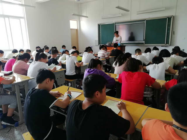 市八中七年级学前教育圆满结束