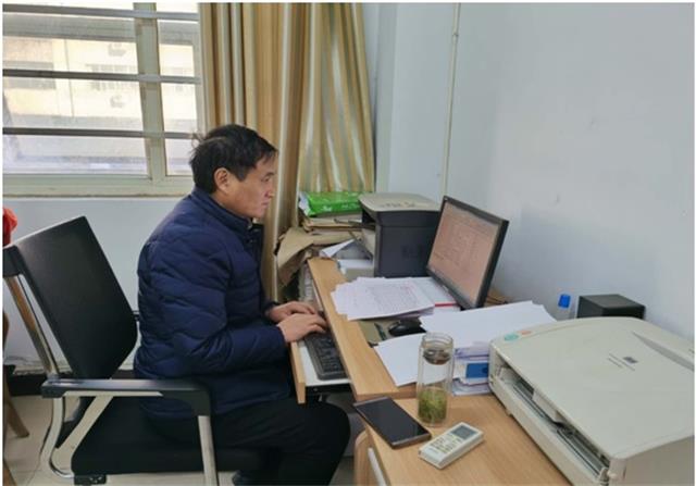 敢担当 有作为 助力战“疫”必胜 ——平顶山市第八中学共产党员王锡令事迹