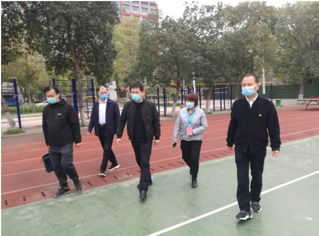 市教育体育局党组成员、副局长尹卫东同志莅临八中检查指导高三返校复学准备工作