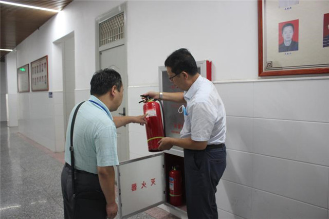 市八中开展新学期校园安全隐患全面排查整改