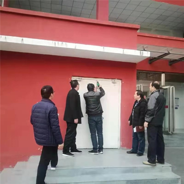 市八中开展寒假前校园安全隐患排查整治工作