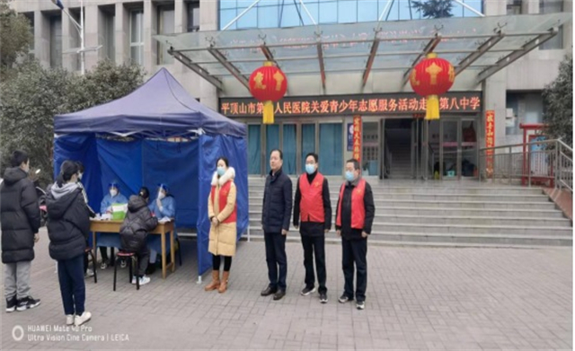 市八中有序组织学生进行核酸检测