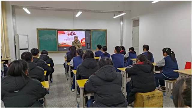 市八中举行“学雷锋活动月”启动仪式