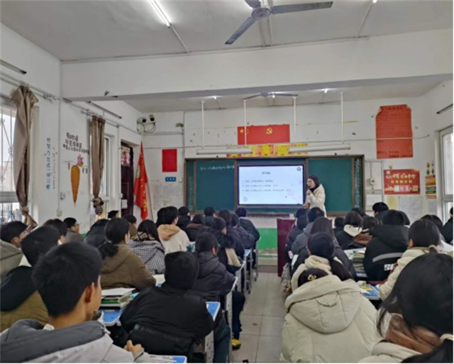 市八中开展支教送课校际教研活动