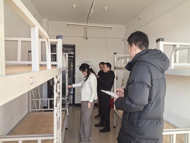 平顶山市第八中学 开展新学期安全隐患排查整改活动