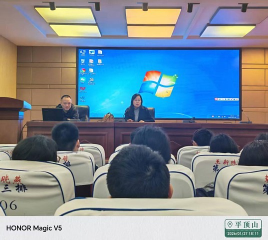 艺润八中，智启丹青——清华美院优秀毕业生赵晓东到我校开展讲座